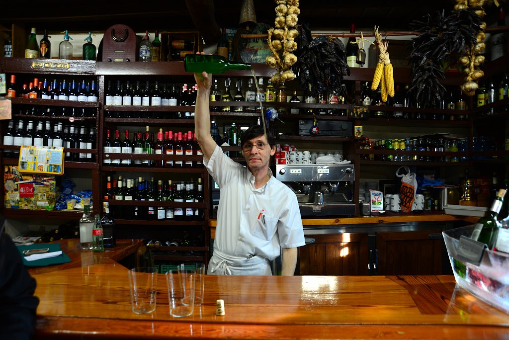 43 Aviles, mescita del sidro.JPG